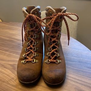 SOREL size 8 lace up wedges booties